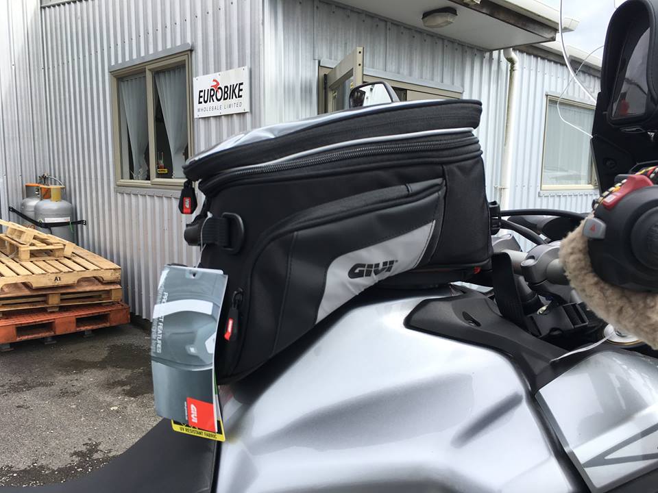 The XS320 Tanklock bag has been designed specifically for the Africa Twin and fits perfectly.