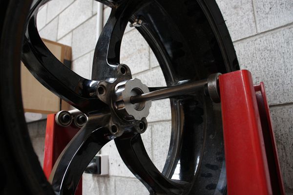 Balancing cones for single-side swinging arm rear wheels - Eurobike ...